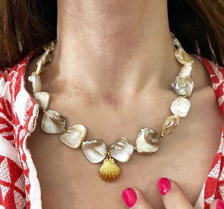 Irregular Shell Necklace