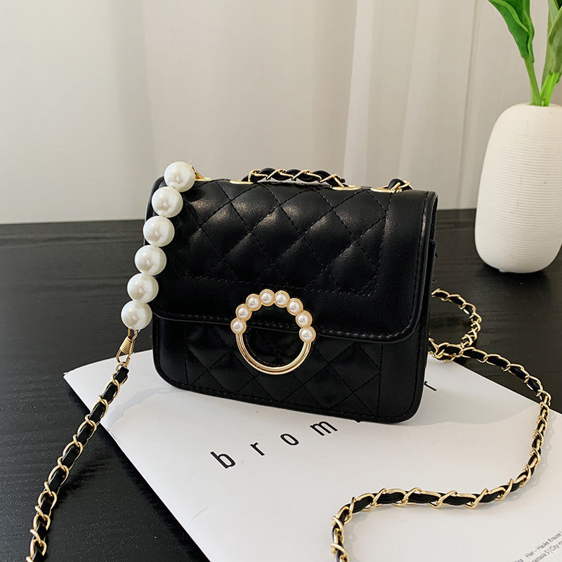 Diamond Chain Shoulder Bag