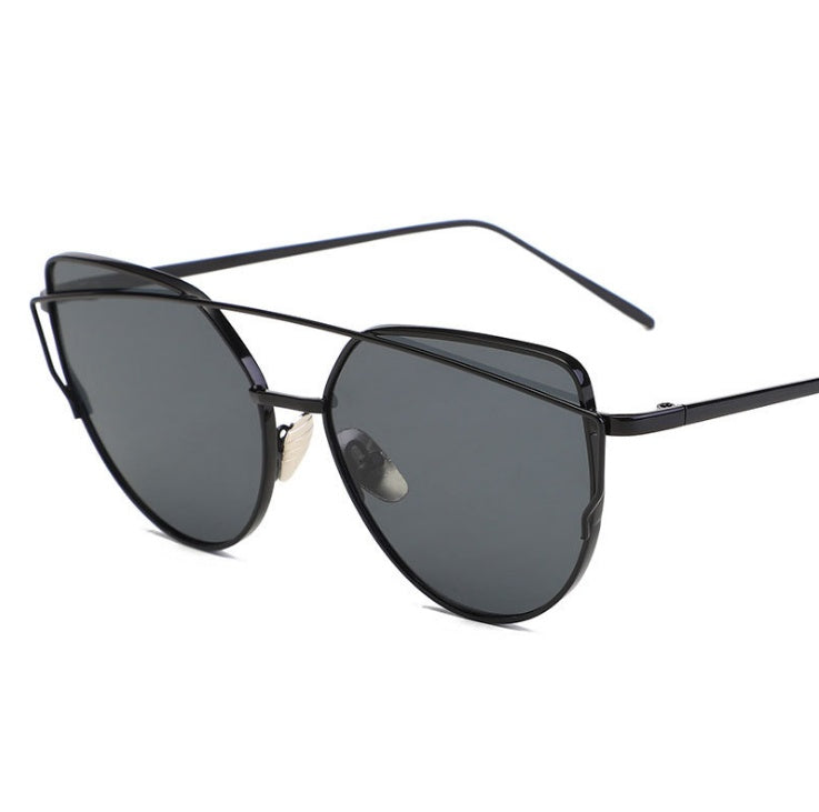 Metal frame cat eye sunglasses