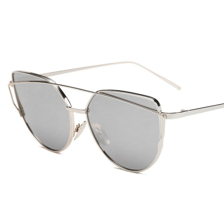 Metal frame cat eye sunglasses