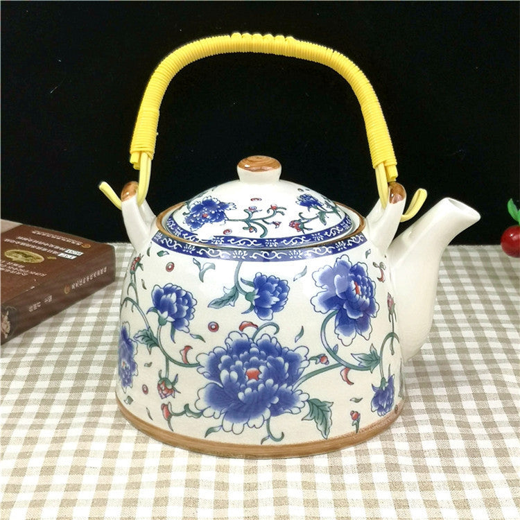 Old-Fashioned Ceramic Tea Pot