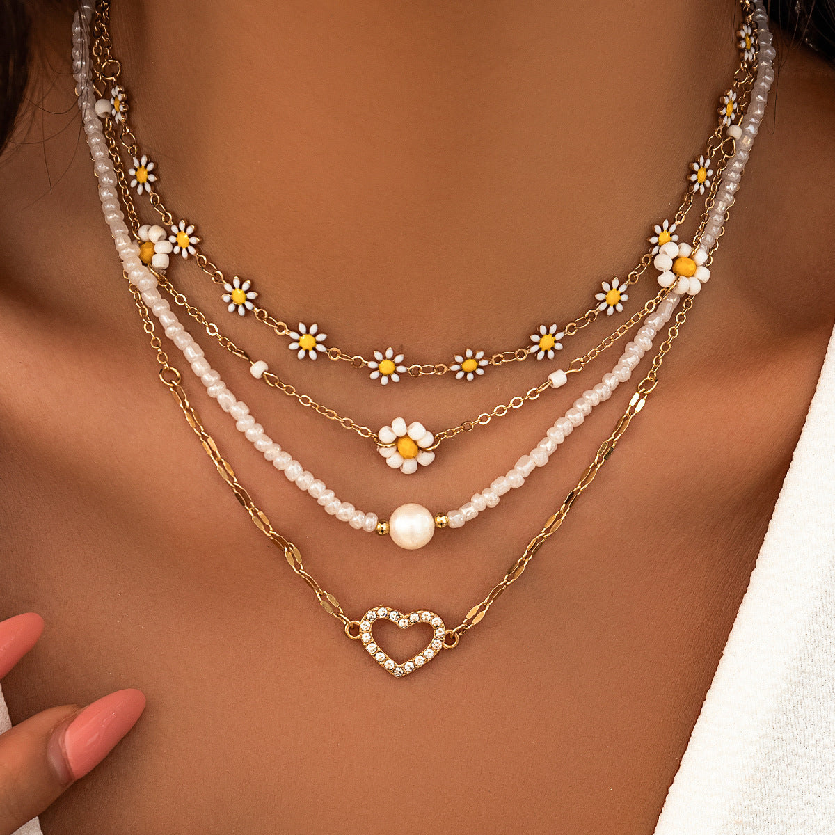 Pearl Little Daisy Suit Necklace