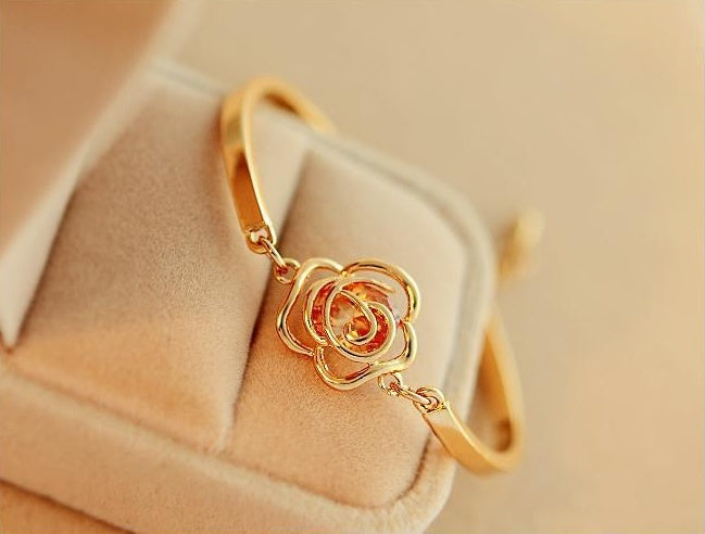 Fashionable Rose Bracelet