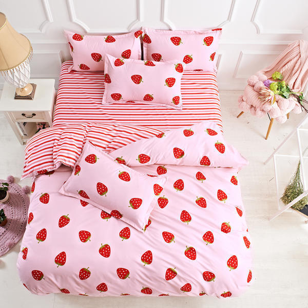 Strawberry bedding set