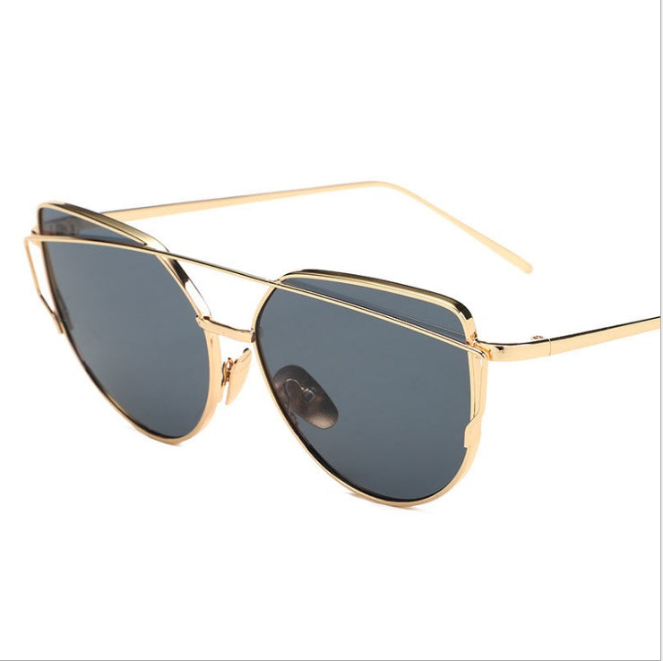 Metal frame cat eye sunglasses