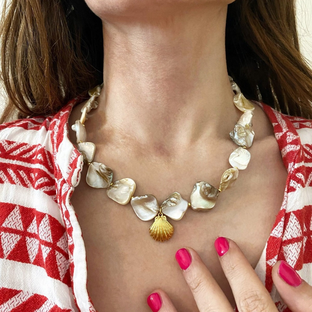 Irregular Shell Necklace