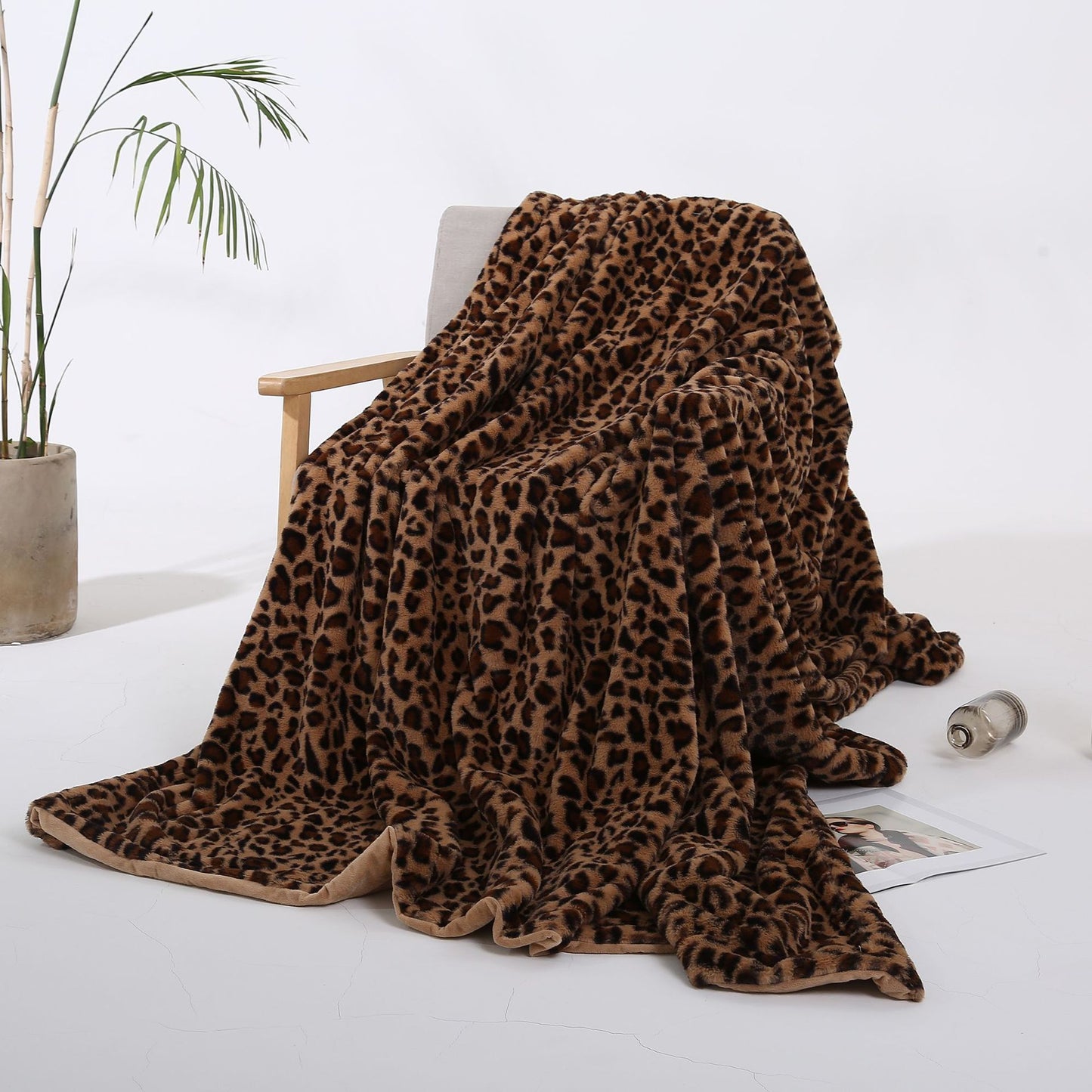 Leopard Print Short Plush Sofa Blanket