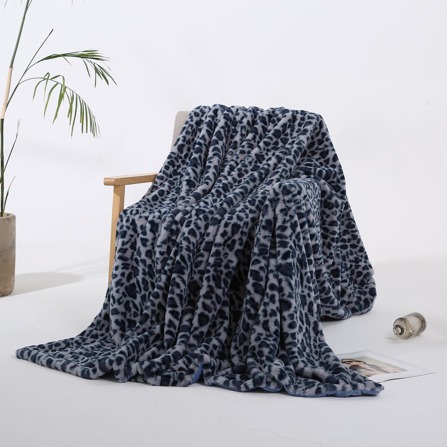 Leopard Print Short Plush Sofa Blanket