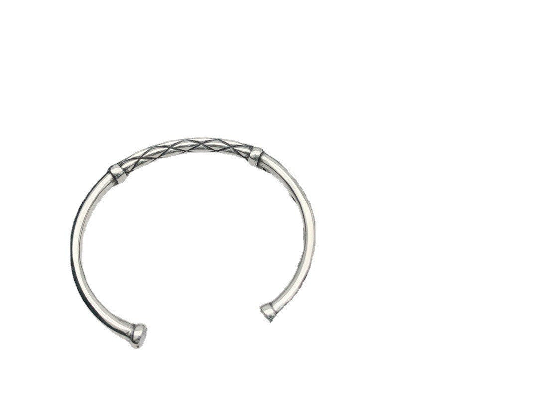 Silver Bare Body Round Bracelet