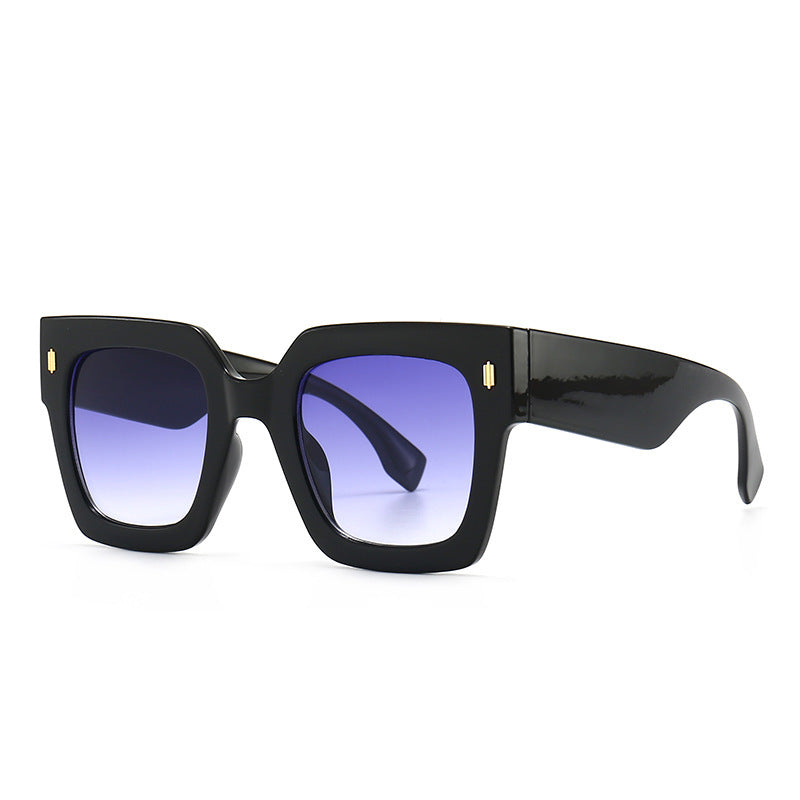 Trendy Large Frame Sunglasses