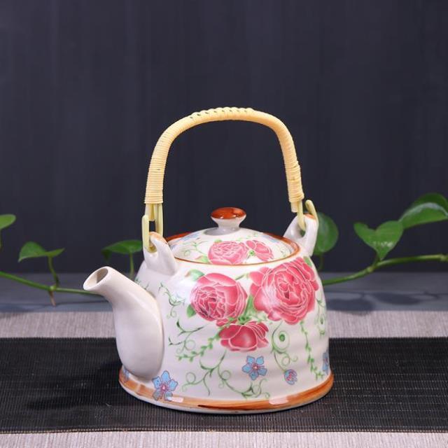 Old-Fashioned Ceramic Tea Pot