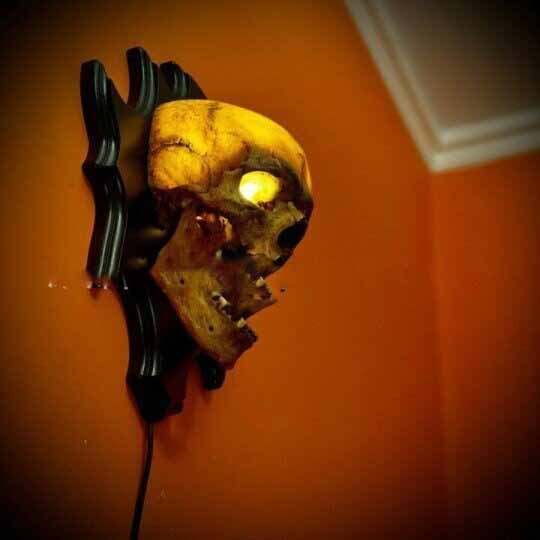 Resin Skeleton Wall Lamp