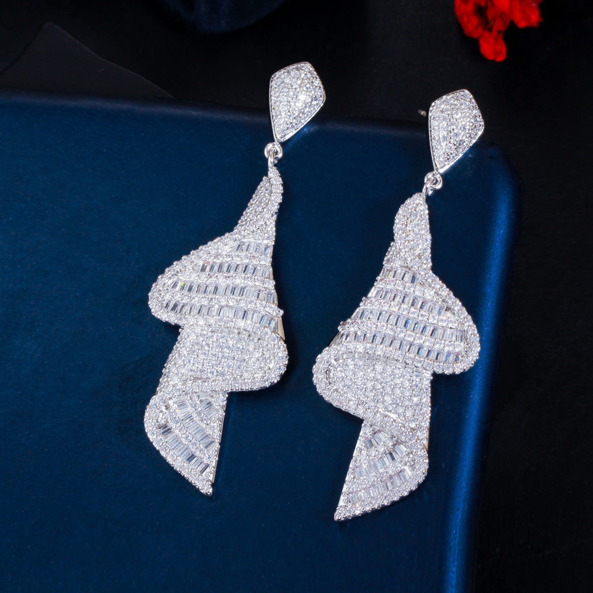 Sparkling Micro-inlaid Zircon Earrings