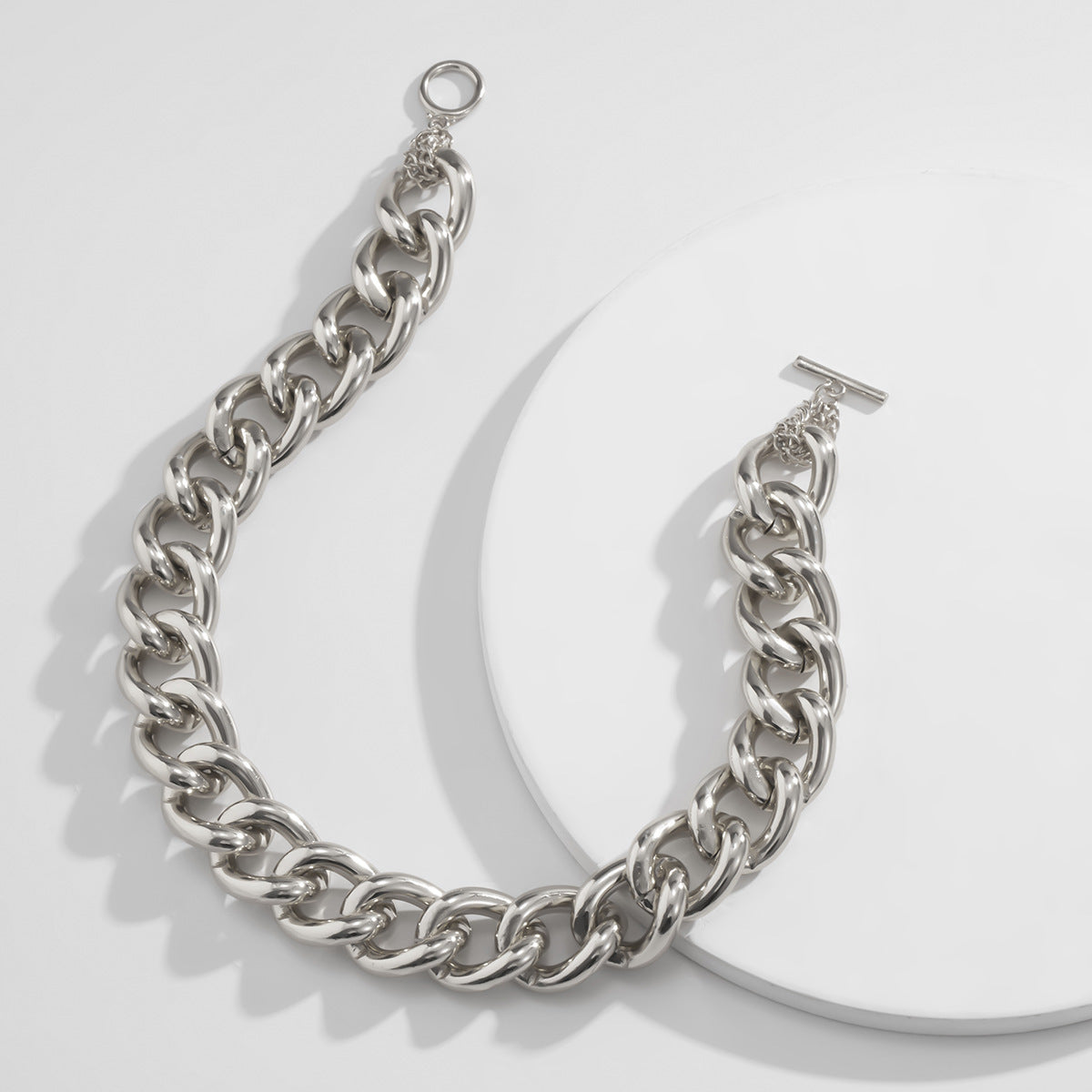 Exaggerated Aluminum Chain Necklace