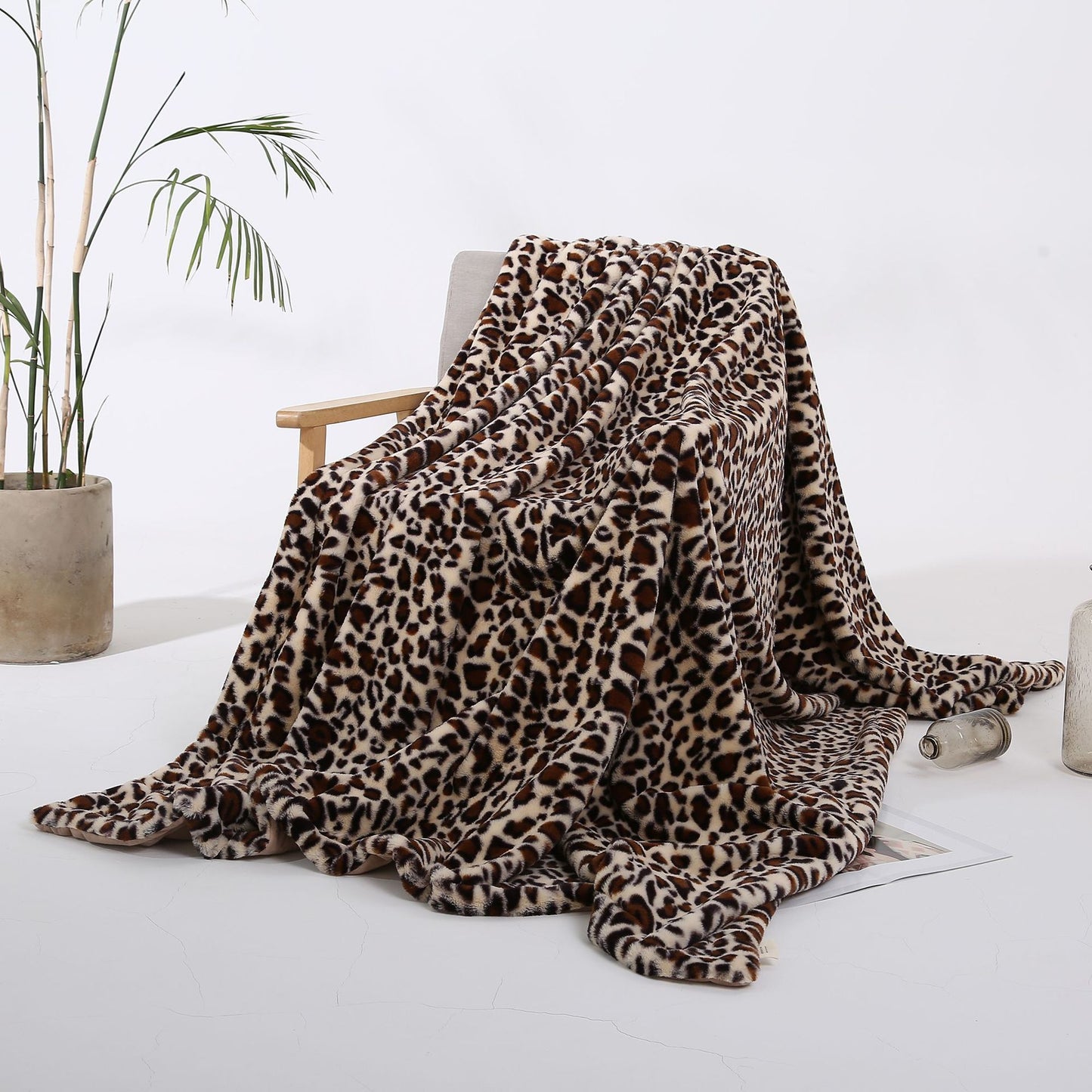 Leopard Print Short Plush Sofa Blanket