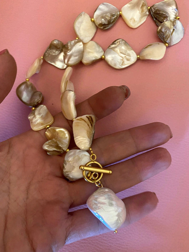 Irregular Shell Necklace