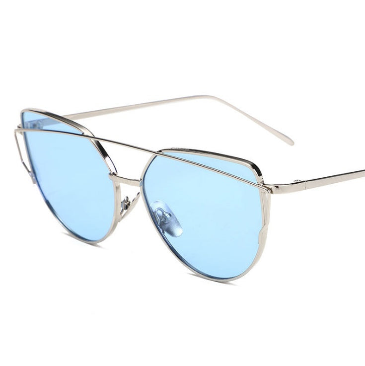 Metal frame cat eye sunglasses