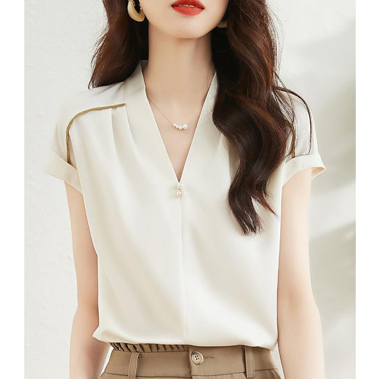 V-neck Short-sleeved White Shirt