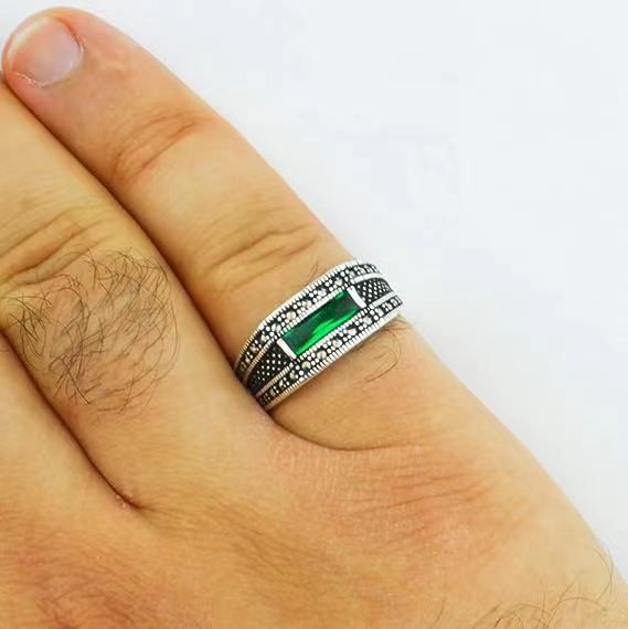 Retro Niche Design Ring