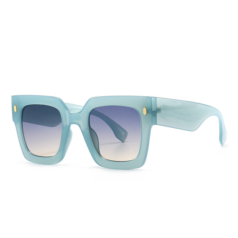 Trendy Large Frame Sunglasses