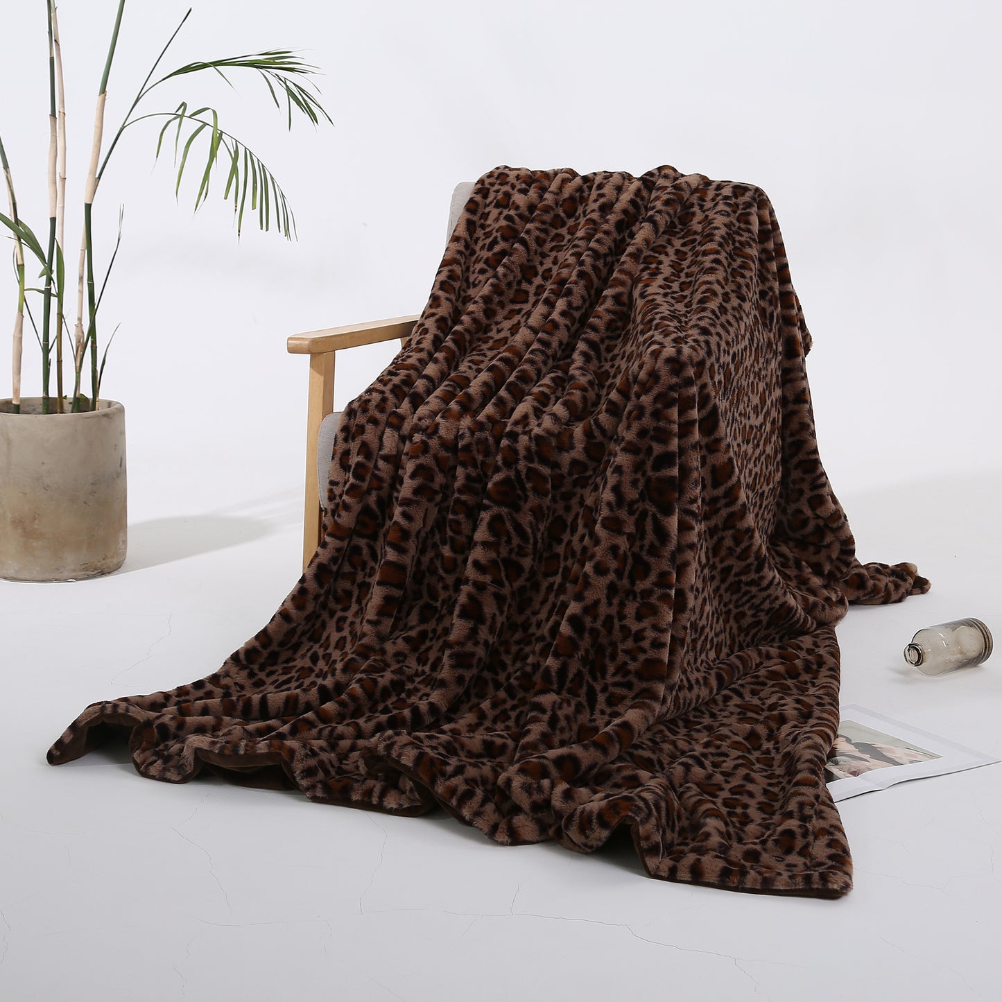 Leopard Print Short Plush Sofa Blanket